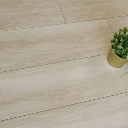 suelo cerámico de imitación madera